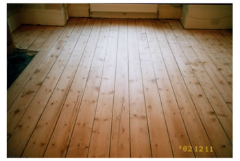 Floorboard sanding and stripping in Kew Bridge. We sanded and sealed the existing floorboards..
